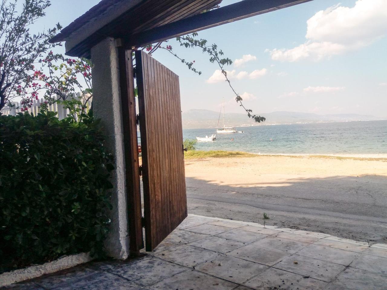 Villa Per Mare Loutra Elenis Exterior foto